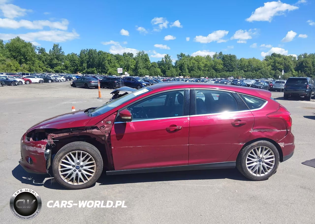 2014 Ford Focus Titanium VIN:1FADP3N26EL316183 - 14