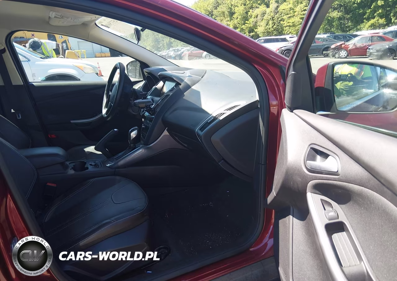 2014 Ford Focus Titanium VIN:1FADP3N26EL316183 - 5