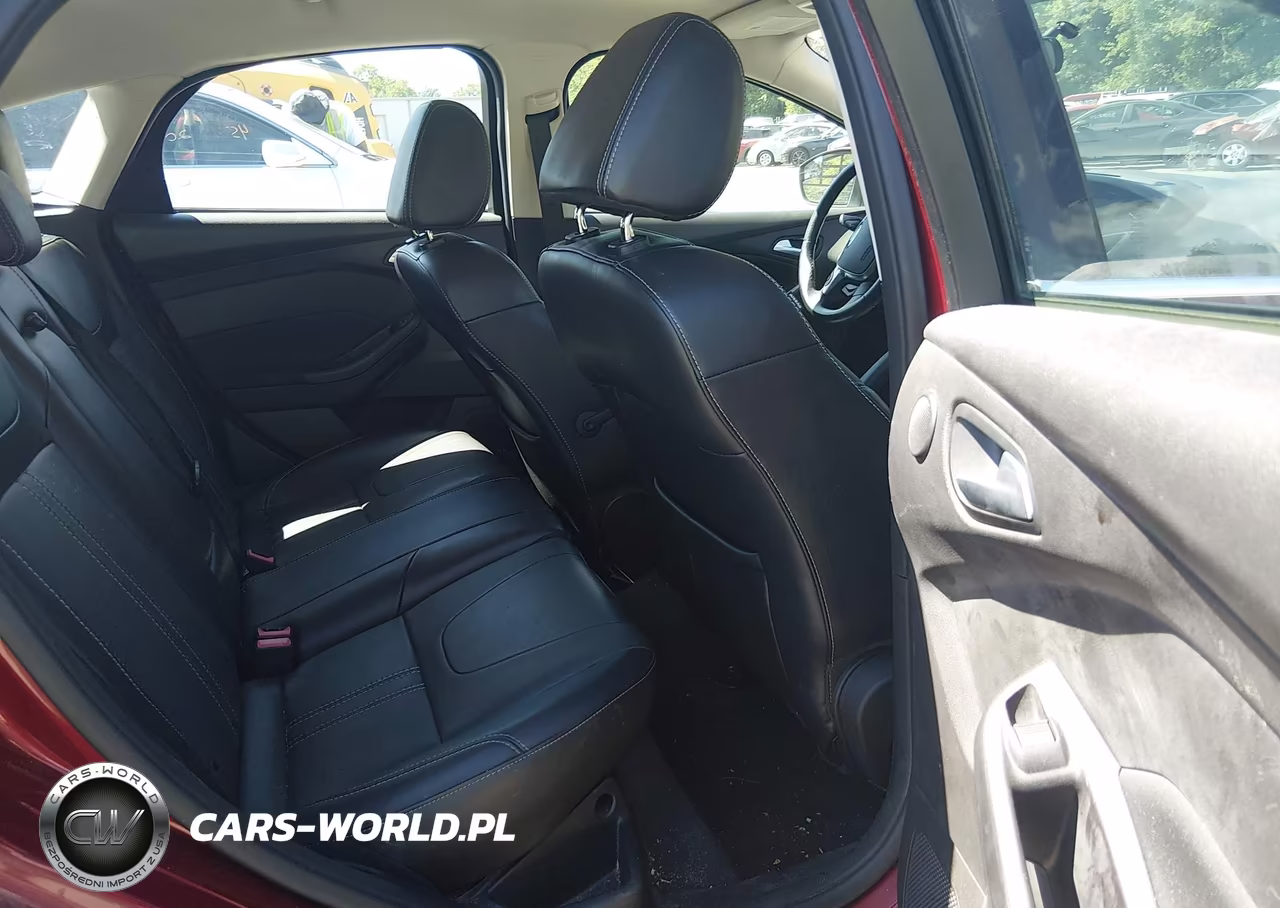 2014 Ford Focus Titanium VIN:1FADP3N26EL316183 - 8