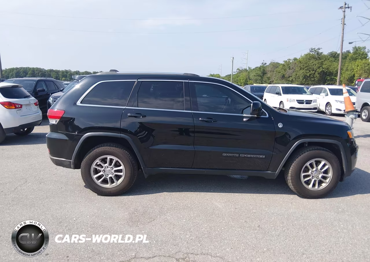 2019 Jeep Grand Cherokee Laredo E 4X4 VIN:1C4RJFAG2KC754246 - 18