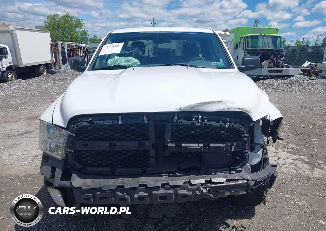 2018 Ram 1500 Express 4X4 6'4 Box VIN:1C6RR7FG3JS343540 - 12