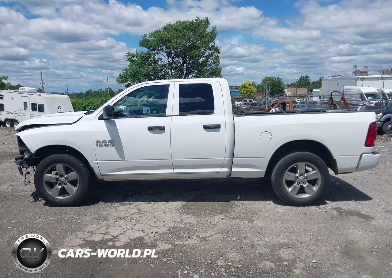 2018 Ram 1500 Express 4X4 6'4 Box VIN:1C6RR7FG3JS343540 - 14