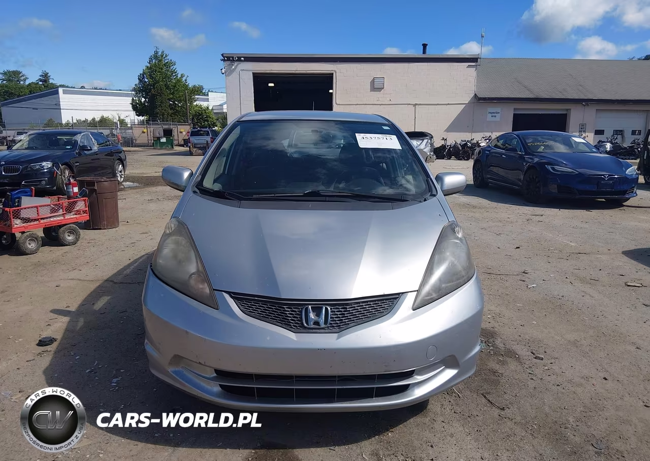 2012 Honda Fit VIN:JHMGE8H39CS003208 - 12
