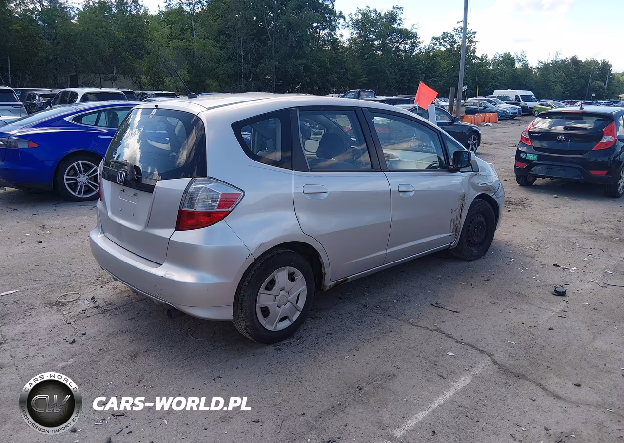 2012 Honda Fit VIN:JHMGE8H39CS003208 - 4
