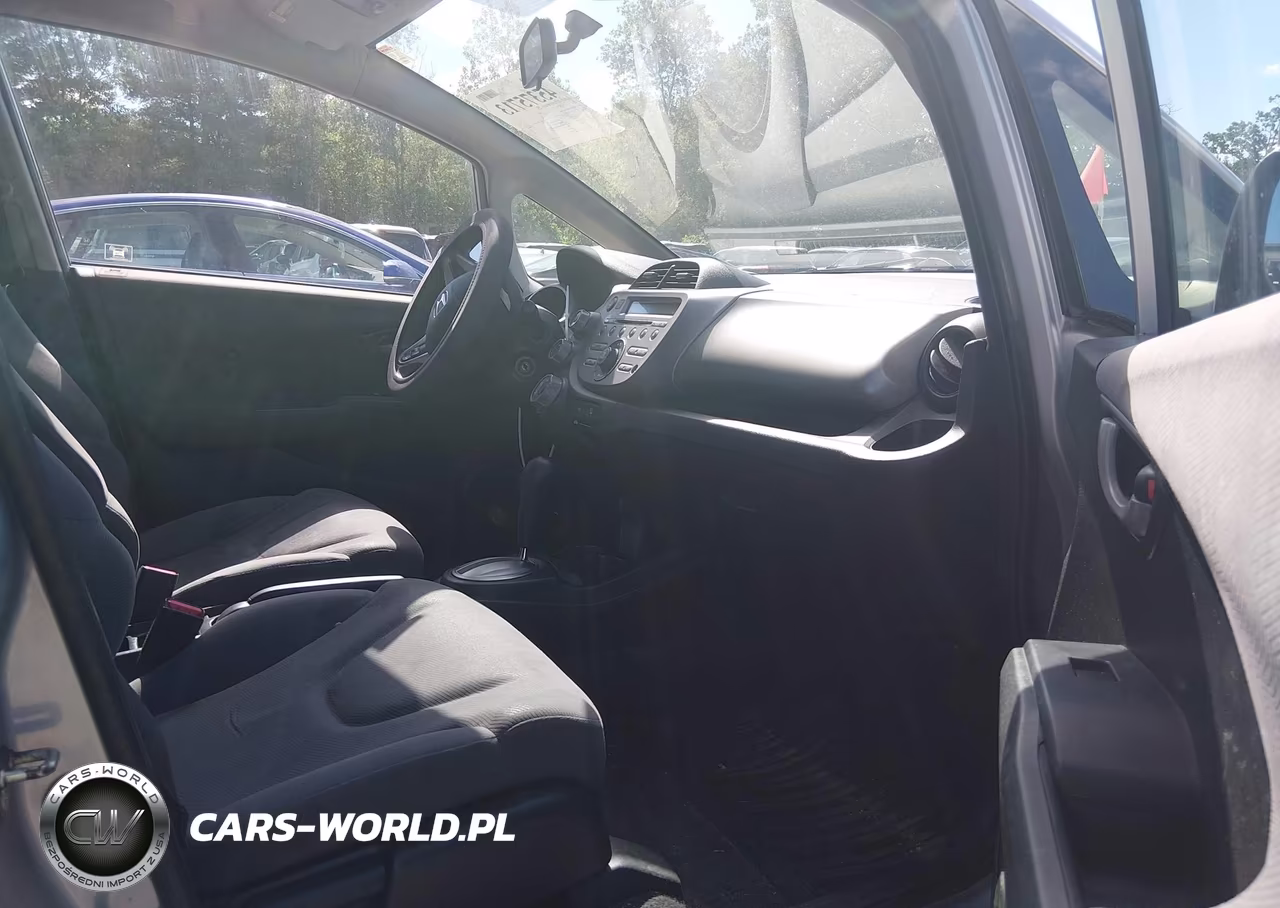 2012 Honda Fit VIN:JHMGE8H39CS003208 - 5