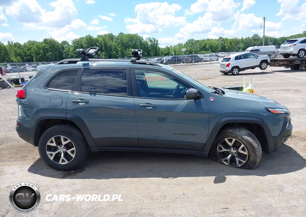2015 Jeep Cherokee Trailhawk VIN:1C4PJMBS0FW598808 - 13