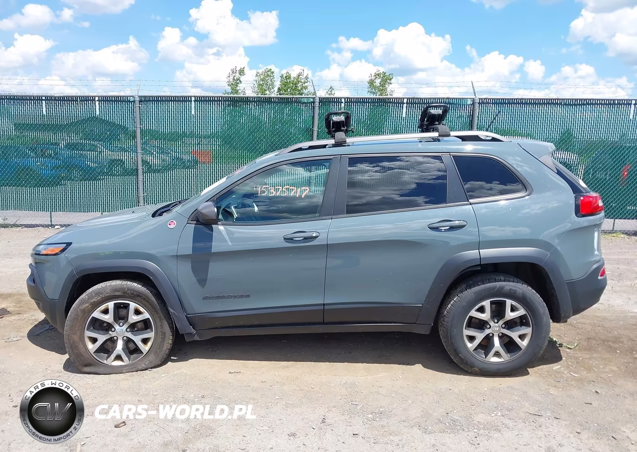 2015 Jeep Cherokee Trailhawk VIN:1C4PJMBS0FW598808 - 14