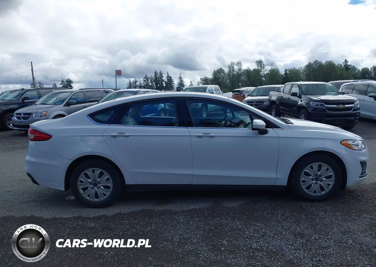2020 Ford Fusion S VIN:3FA6P0G7XLR196662 - 13