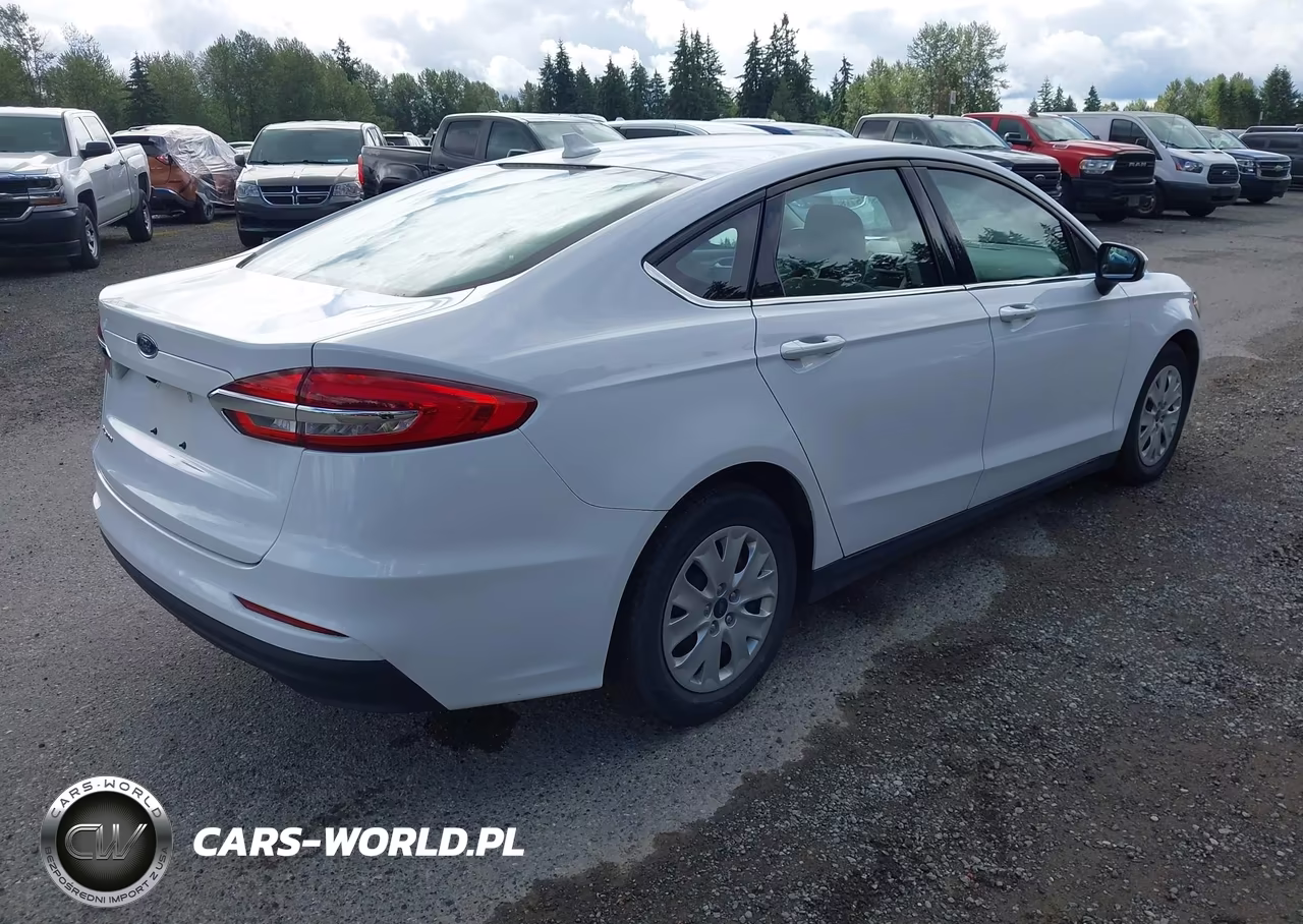 2020 Ford Fusion S VIN:3FA6P0G7XLR196662 - 4