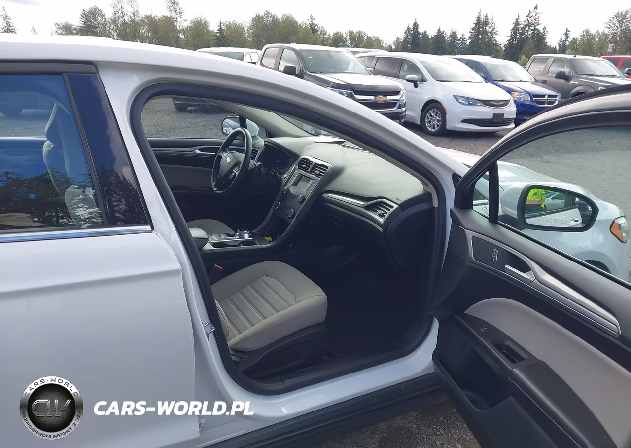 2020 Ford Fusion S VIN:3FA6P0G7XLR196662 - 5