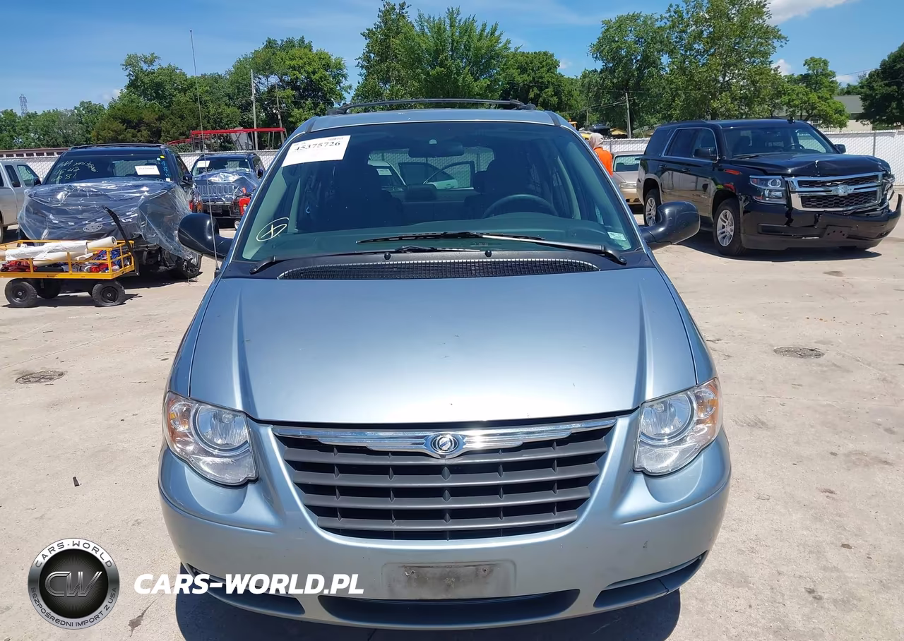 2005 Chrysler Town & Country Lx VIN:2C4GP44R75R255056 - 12
