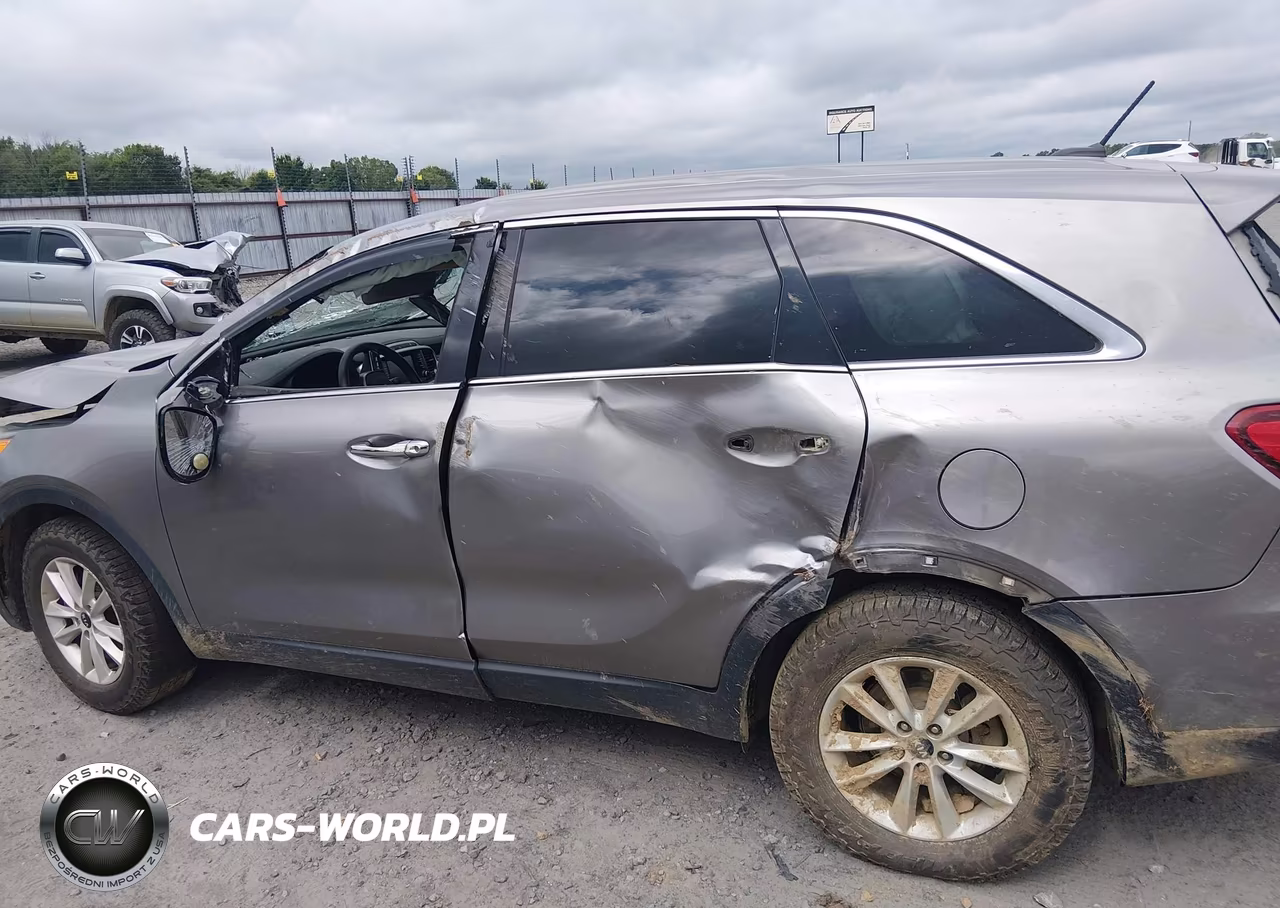 2019 Kia Sorento 2.4L L VIN:5XYPG4A37KG530442 - 13