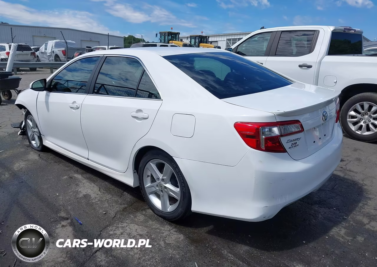 2014 Toyota Camry Se VIN:4T1BF1FK4EU346330 - 3