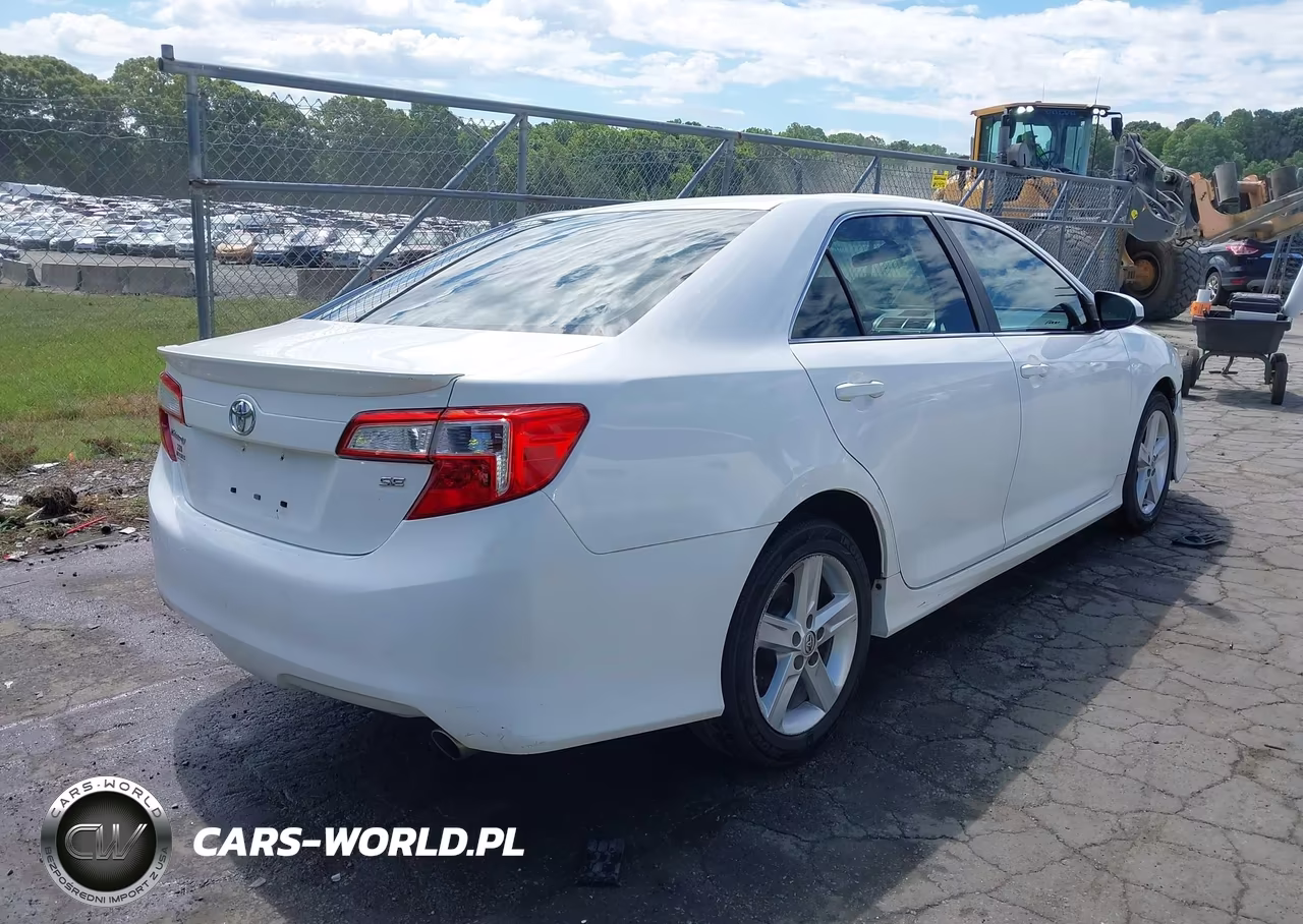 2014 Toyota Camry Se VIN:4T1BF1FK4EU346330 - 4