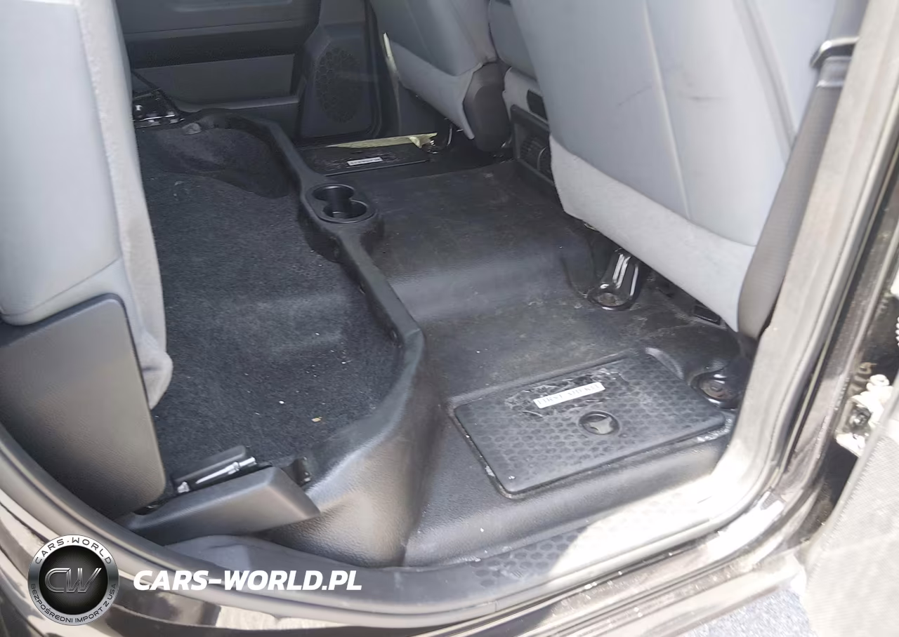 2015 Ram 2500 Tradesman VIN:3C6UR5HJ8FG691453 - 8