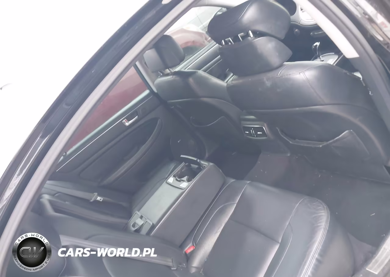 2012 Hyundai Genesis 3.8 VIN:KMHGC4DD1CU194833 - 8