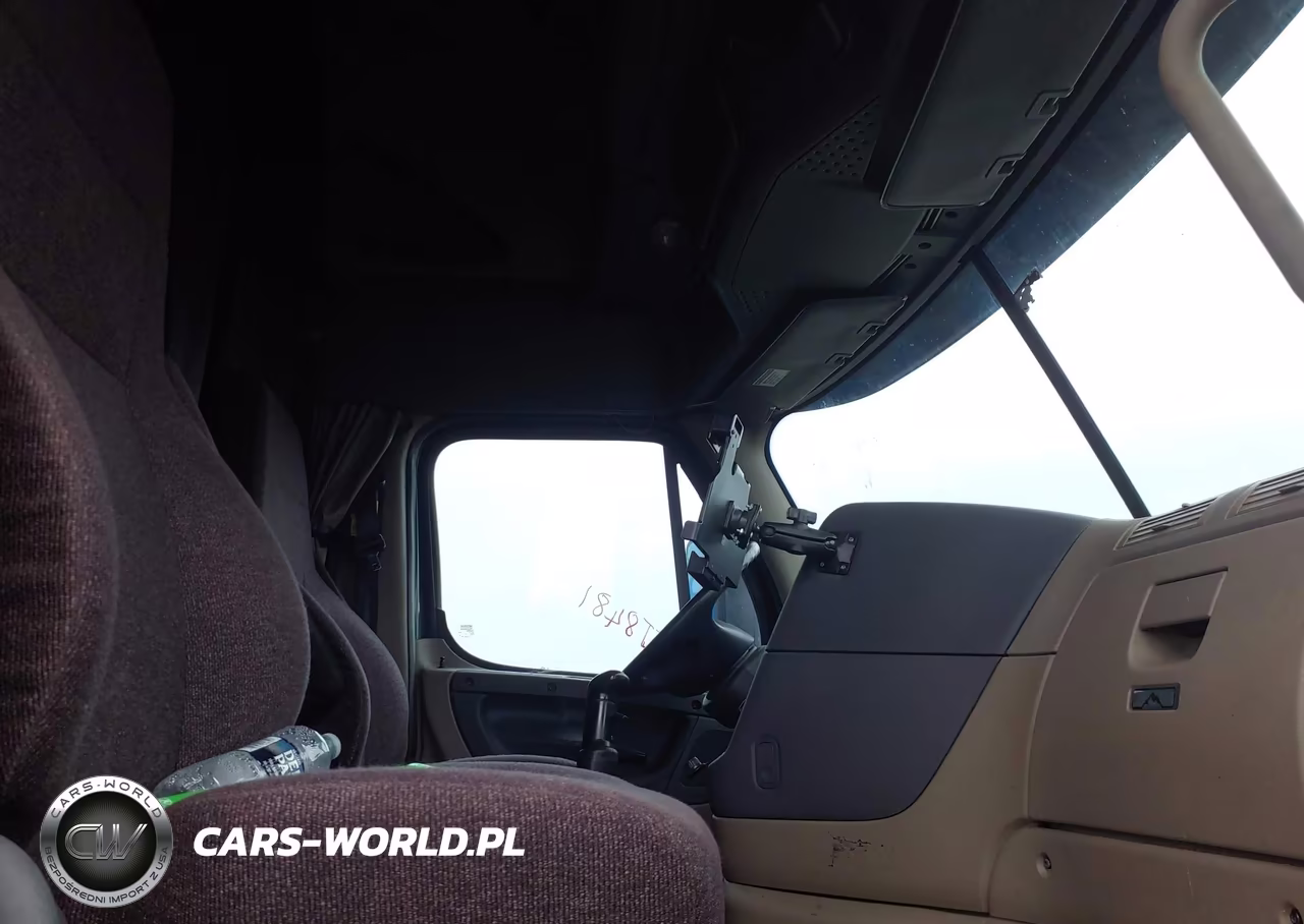 2017 Freightliner Cascadia 125 VIN:3AKJGLDR3HSJJ8481 - 7