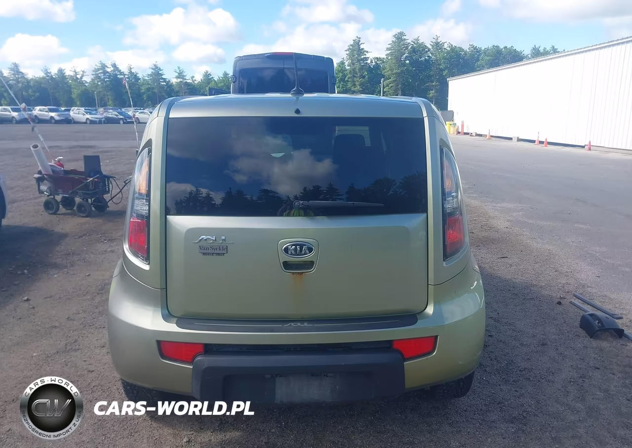 2011 Kia Soul + VIN:KNDJT2A20B7197818 - 17