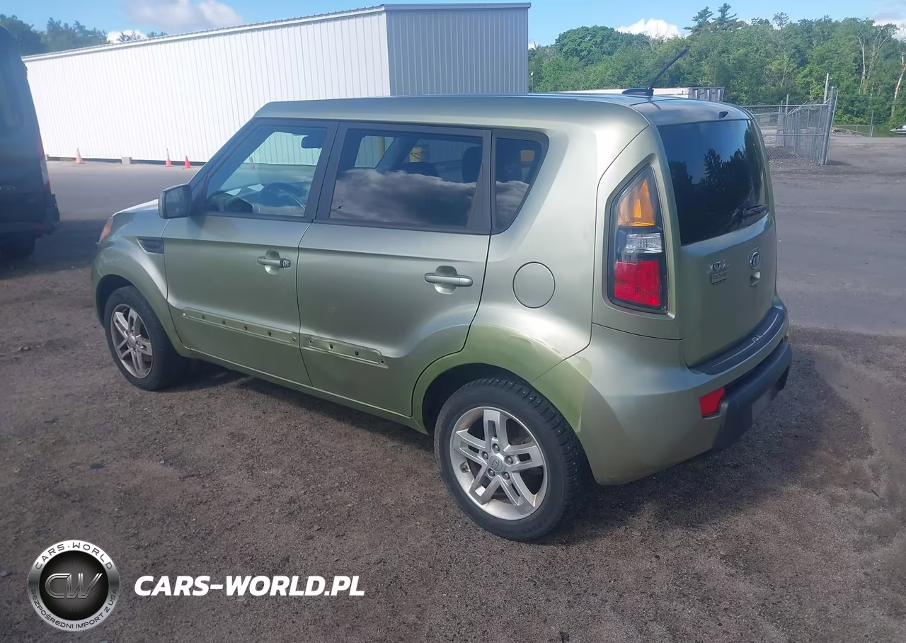 2011 Kia Soul + VIN:KNDJT2A20B7197818 - 3