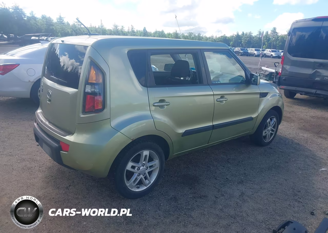 2011 Kia Soul + VIN:KNDJT2A20B7197818 - 4