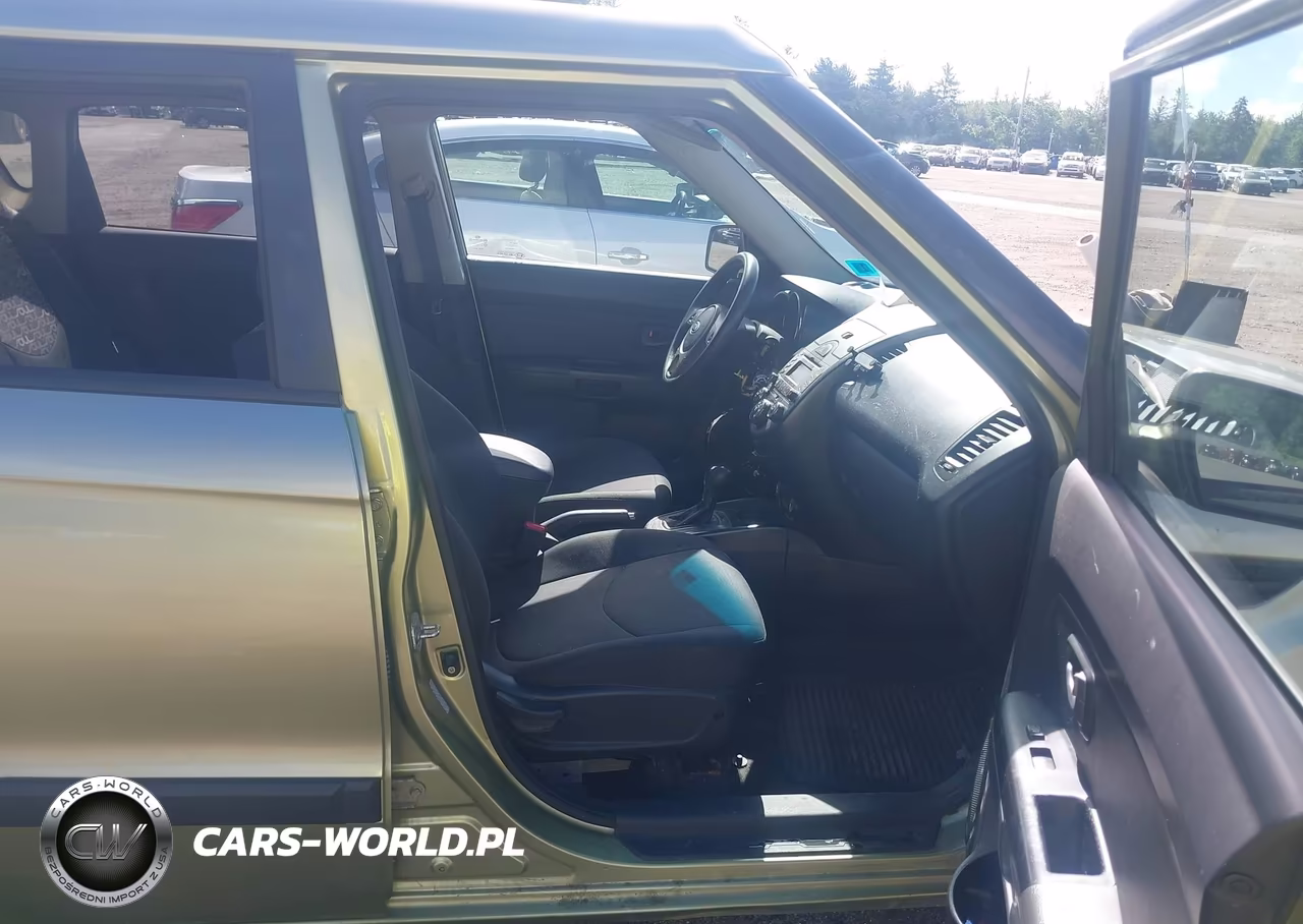 2011 Kia Soul + VIN:KNDJT2A20B7197818 - 5