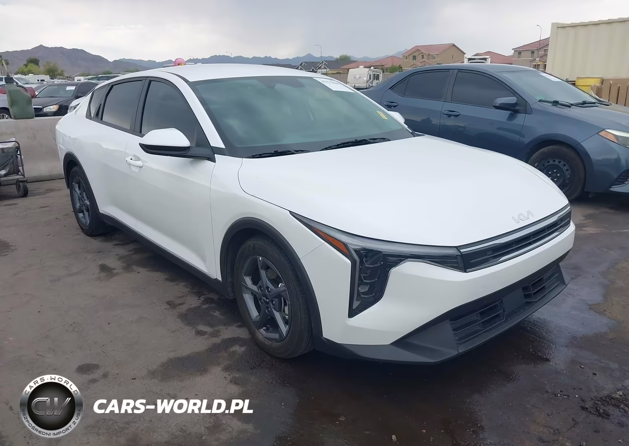 2025 Kia K4 Lxs – zdjęcie 1 z 16