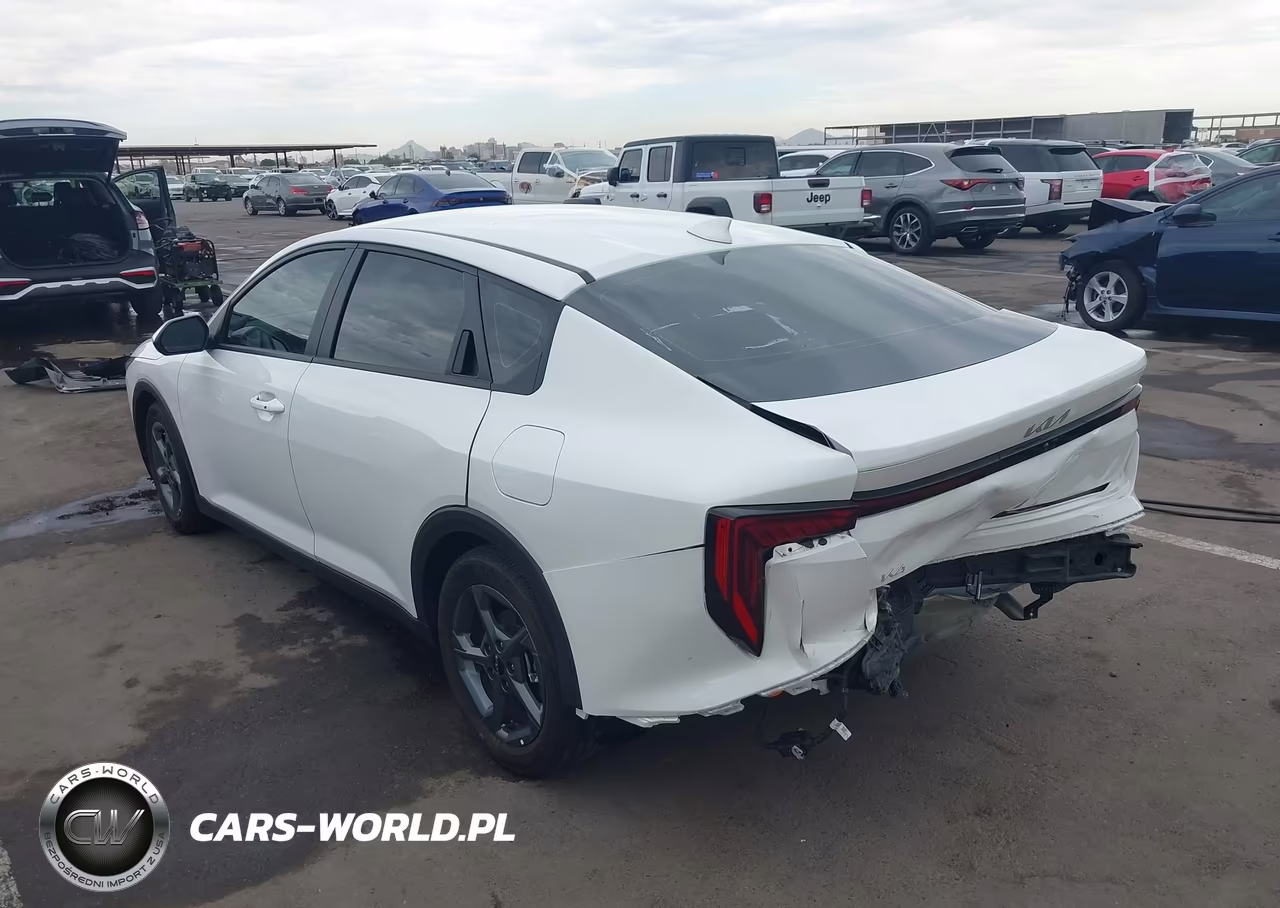 2025 Kia K4 Lxs VIN:3KPFT4DE6SE144967 - 3