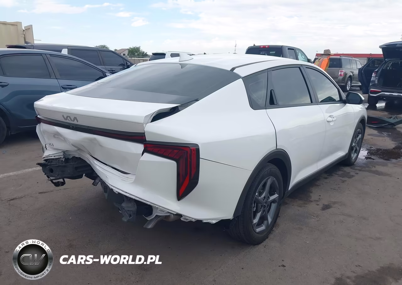 2025 Kia K4 Lxs VIN:3KPFT4DE6SE144967 - 4