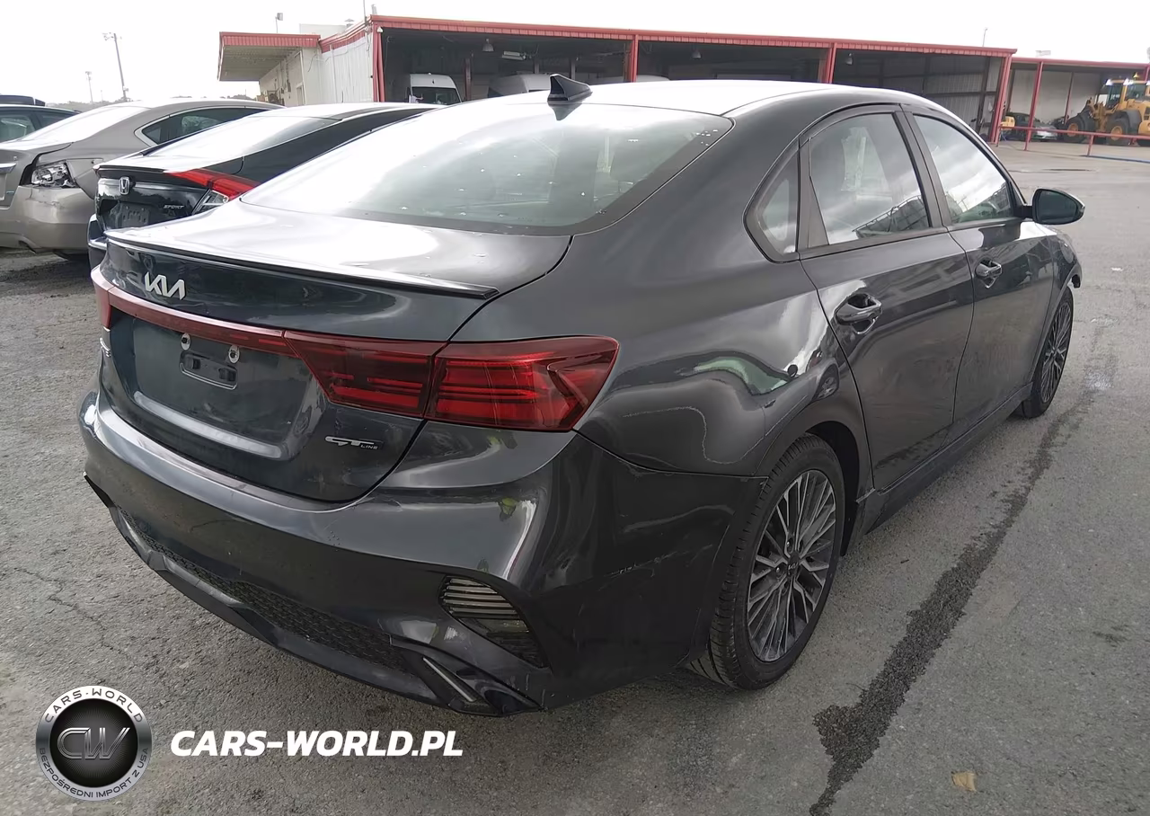2023 Kia Forte Gt Line VIN:3KPF54AD0PE553978 - 4