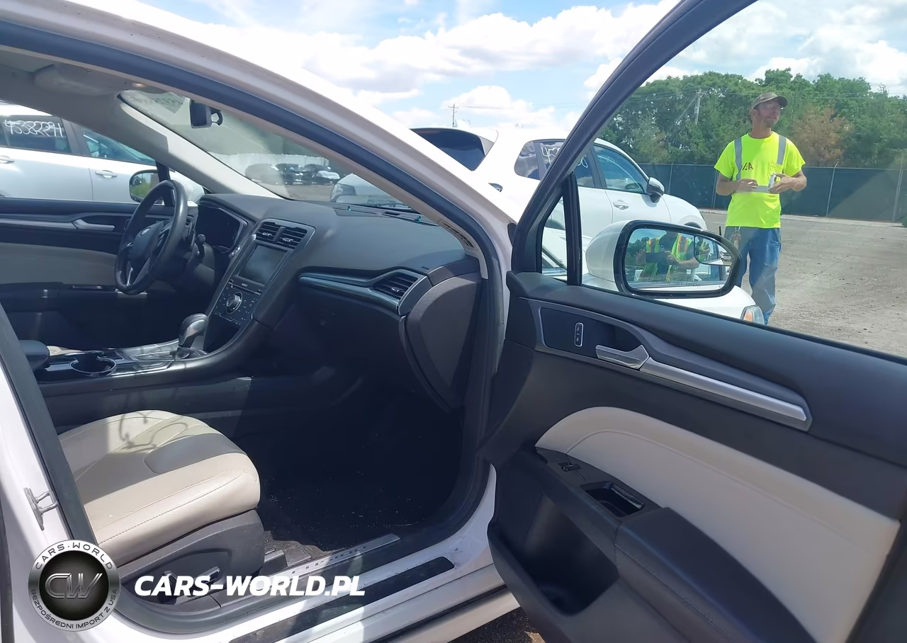 2014 Ford Fusion Titanium VIN:3FA6P0K99ER212684 - 5