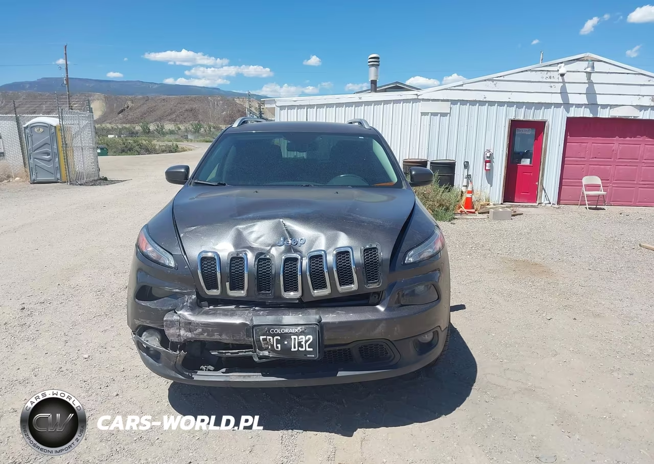 2015 Jeep Cherokee Latitude VIN:1C4PJMCS8FW668568 - 12