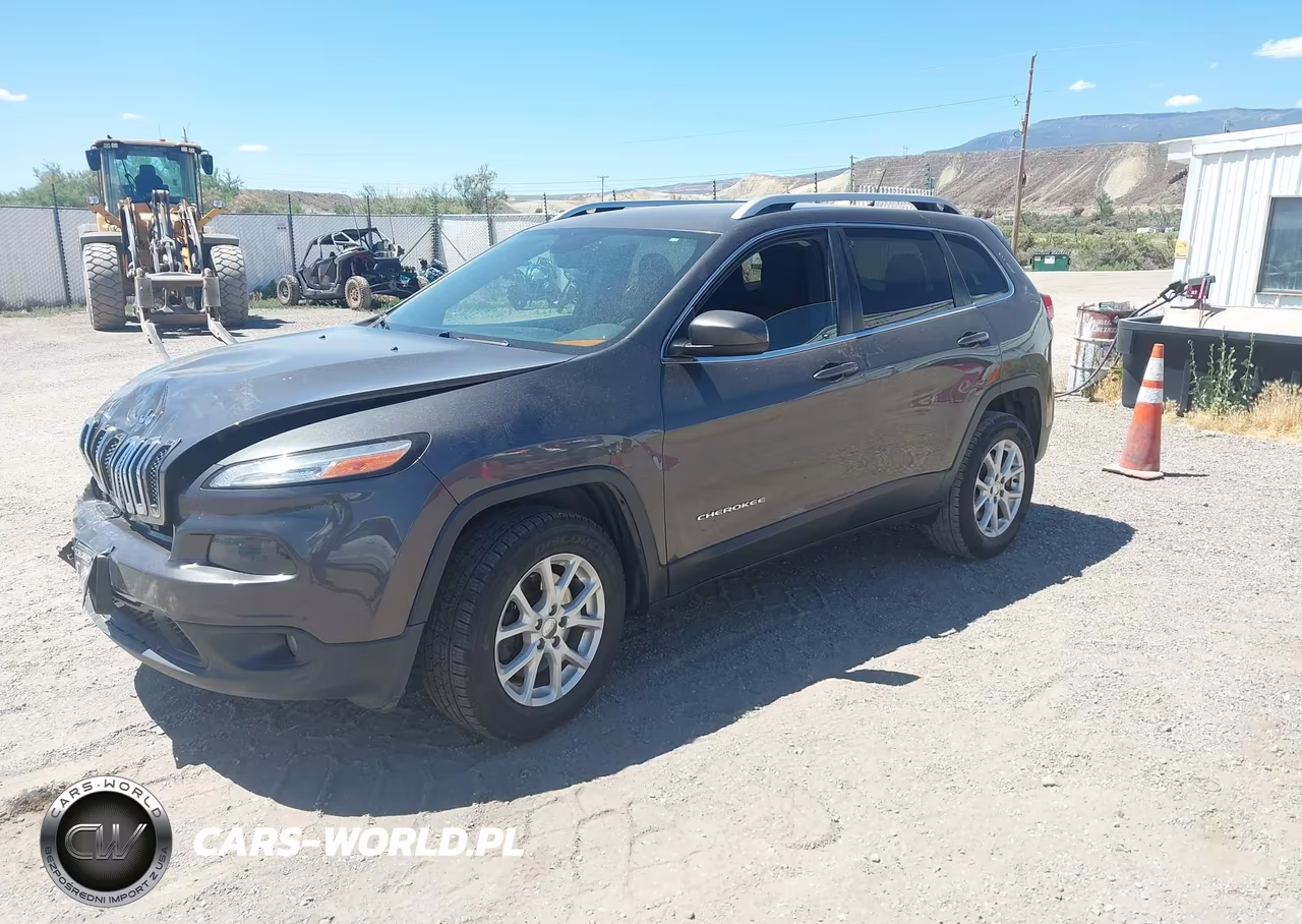 2015 Jeep Cherokee Latitude VIN:1C4PJMCS8FW668568 - 2