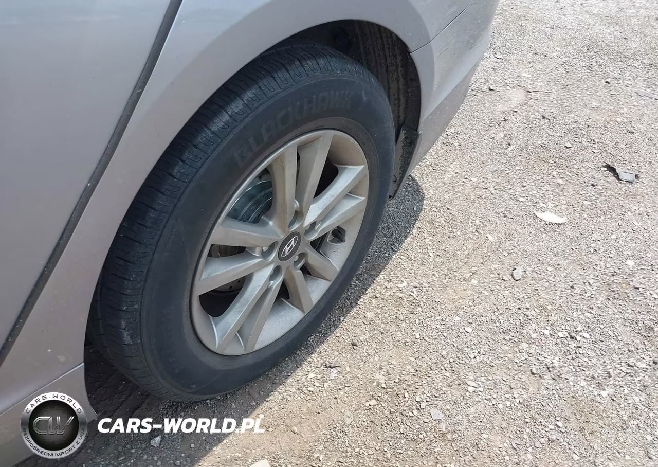 2015 Hyundai Sonata Se VIN:5NPE24AF8FH245845 - 12