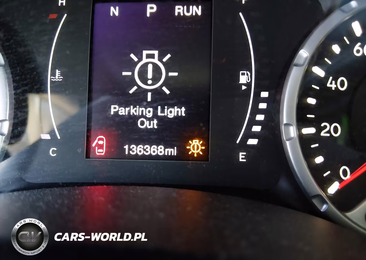 2017 Jeep Renegade Latitude 4X4 VIN:ZACCJBBB5HPG56642 - 16