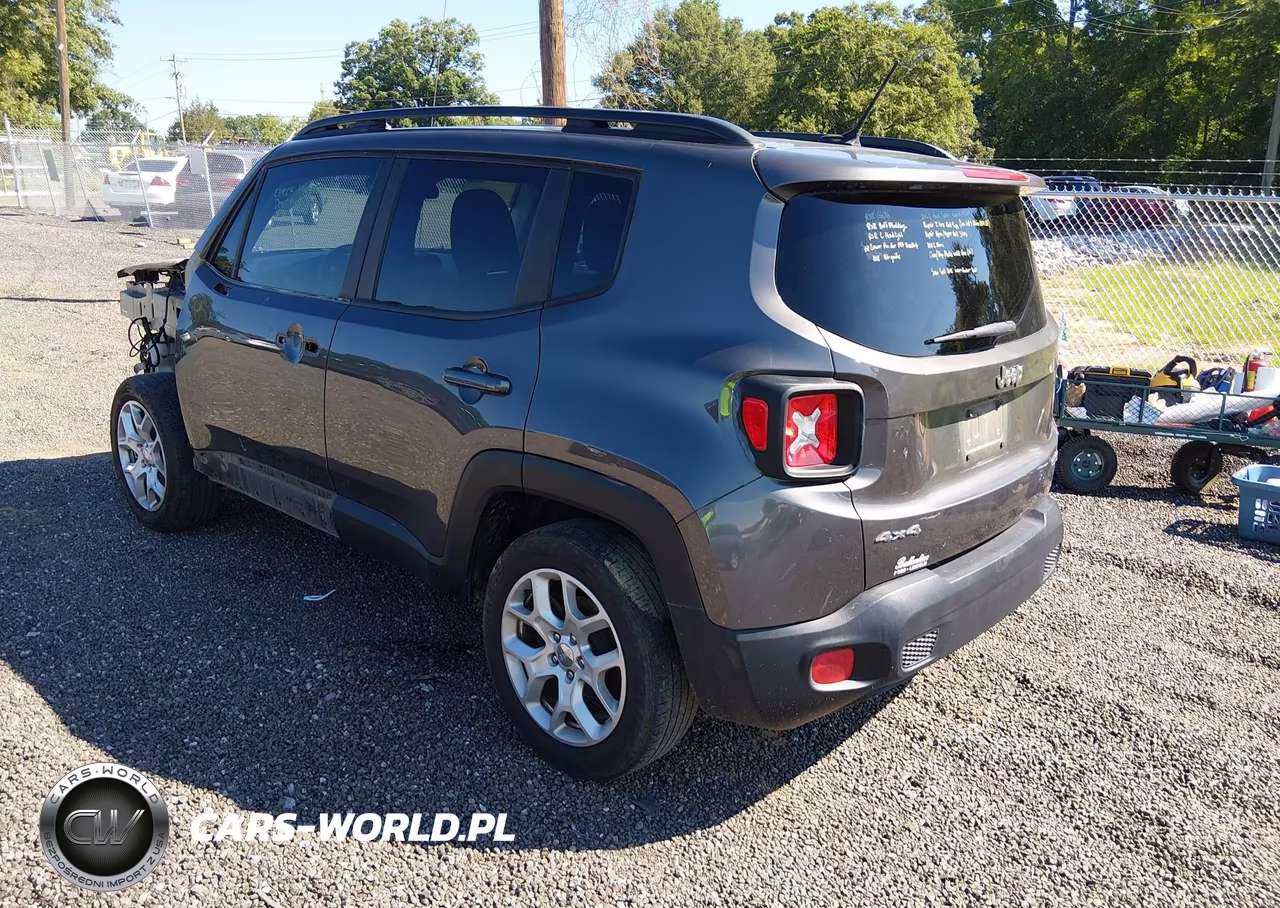 2017 Jeep Renegade Latitude 4X4 VIN:ZACCJBBB5HPG56642 - 3