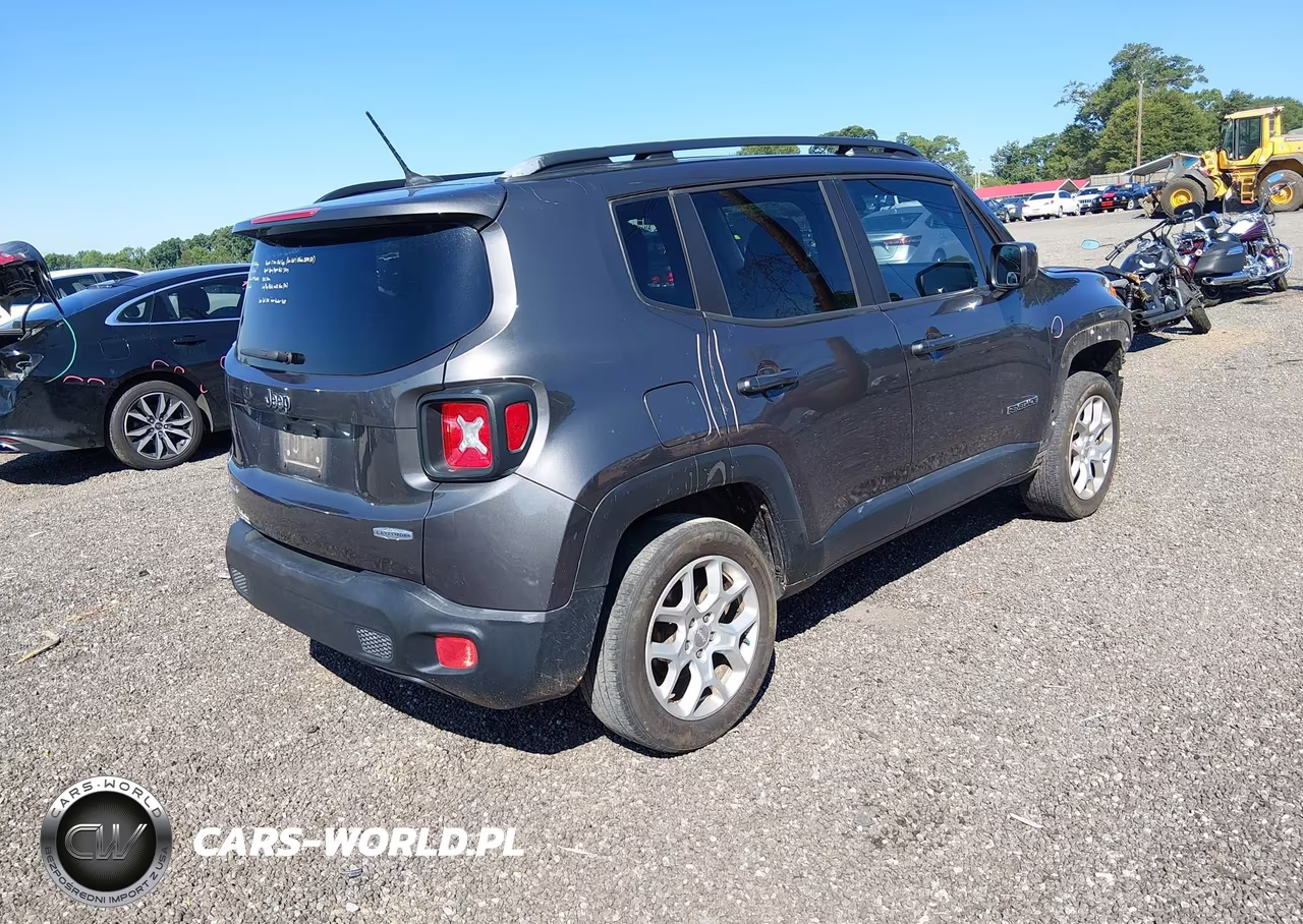 2017 Jeep Renegade Latitude 4X4 VIN:ZACCJBBB5HPG56642 - 4