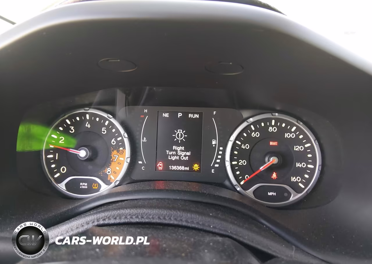 2017 Jeep Renegade Latitude 4X4 VIN:ZACCJBBB5HPG56642 - 7