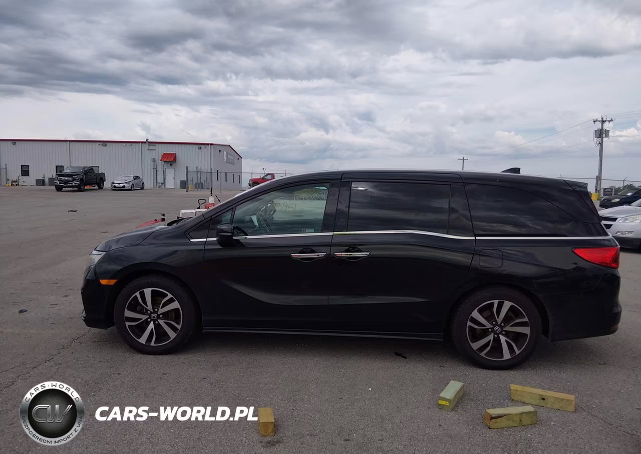 2018 Honda Odyssey Elite VIN:5FNRL6H97JB099746 - 14