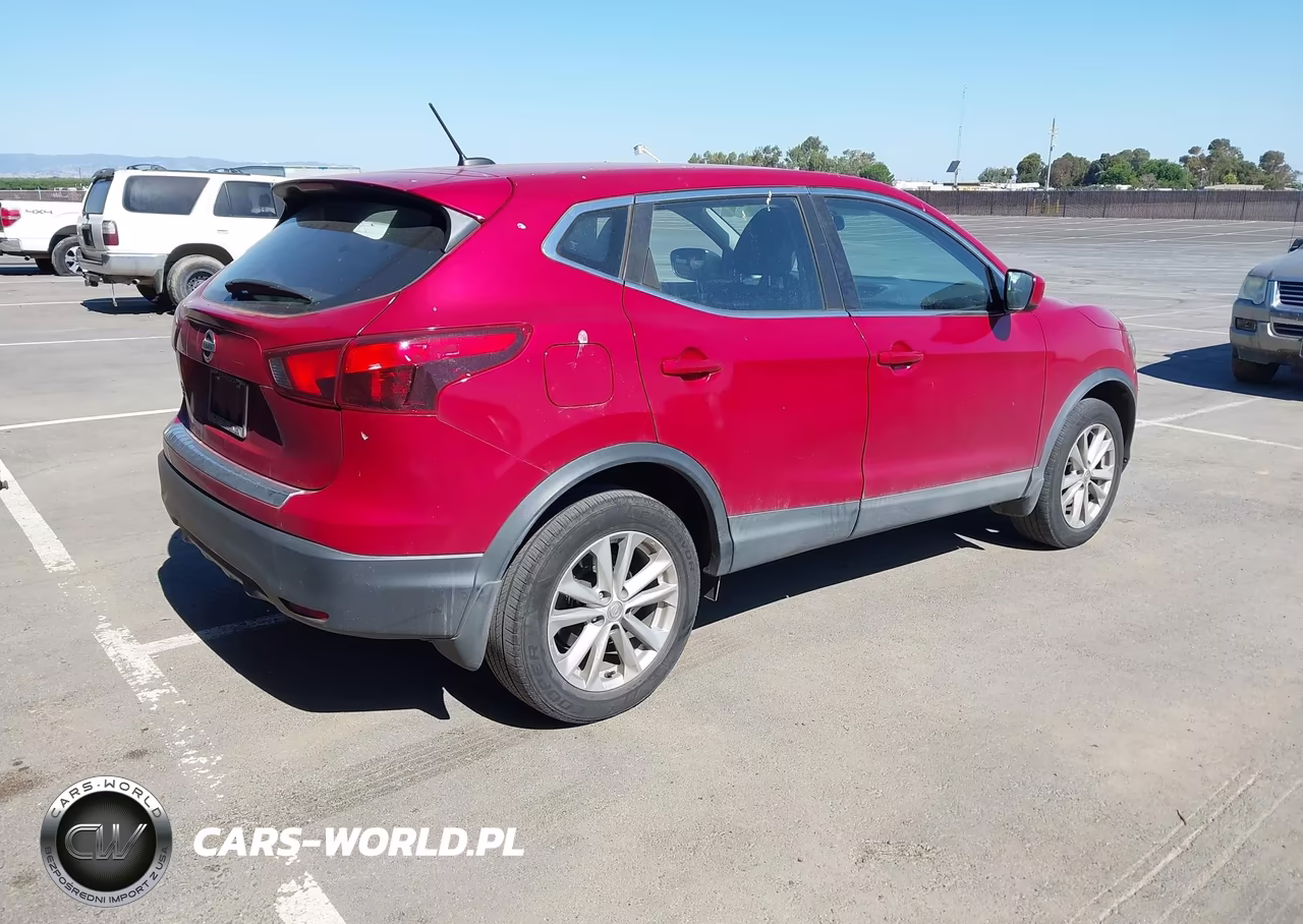 2018 Nissan Rogue Sport S VIN:JN1BJ1CP7JW158325 - 4
