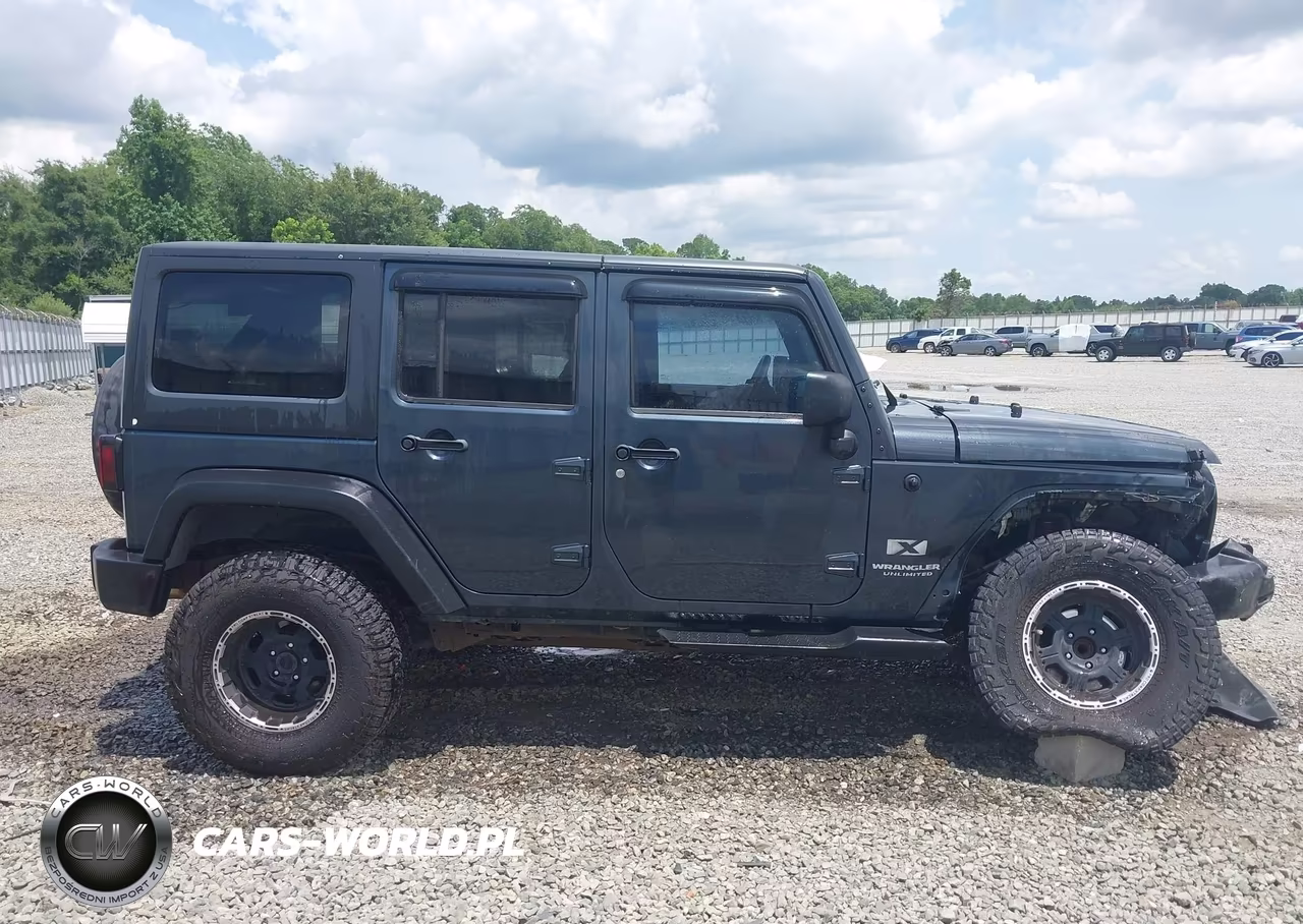 2007 Jeep Wrangler Unlimited X VIN:1J4GB39157L124922 - 14