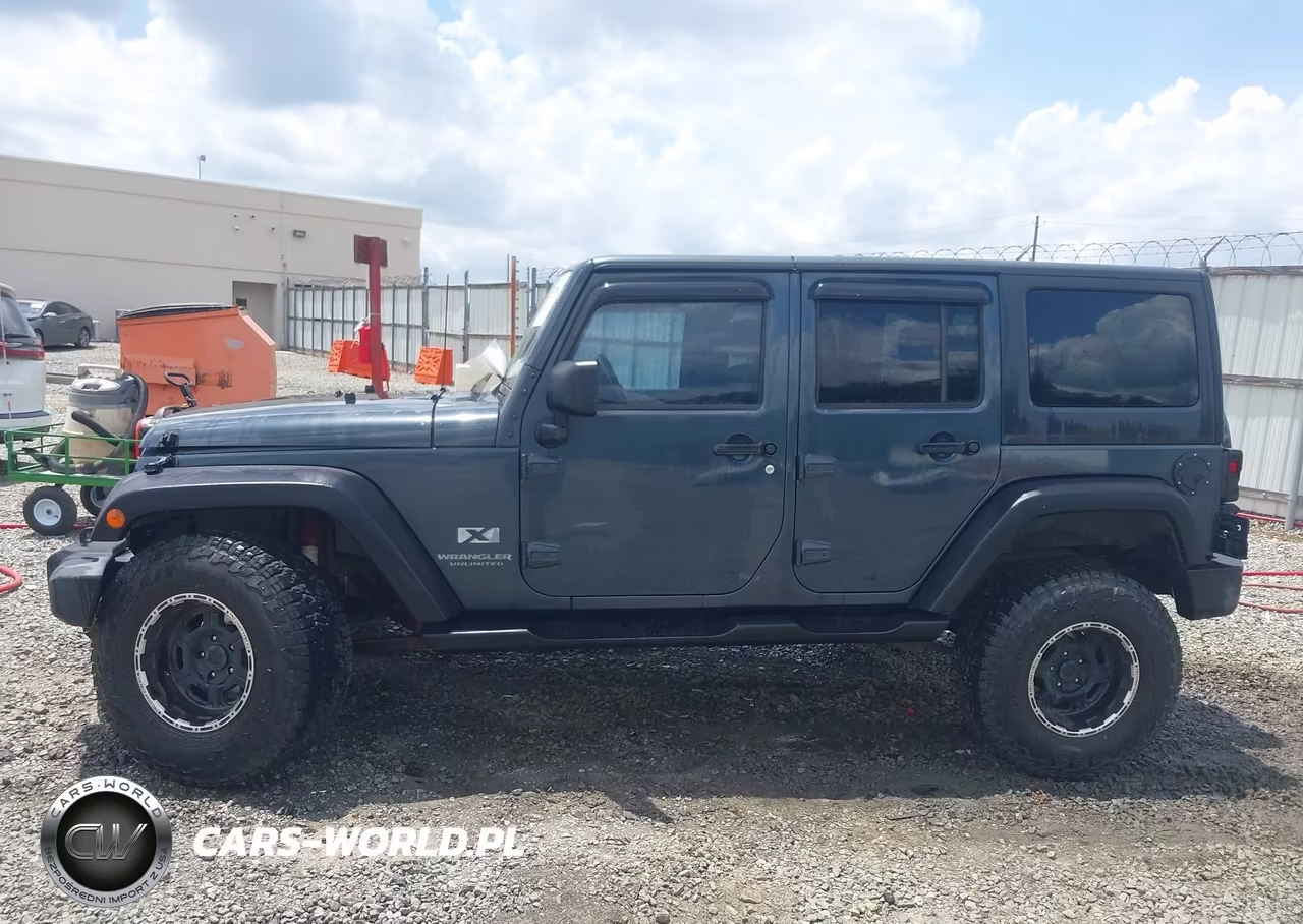 2007 Jeep Wrangler Unlimited X VIN:1J4GB39157L124922 - 15