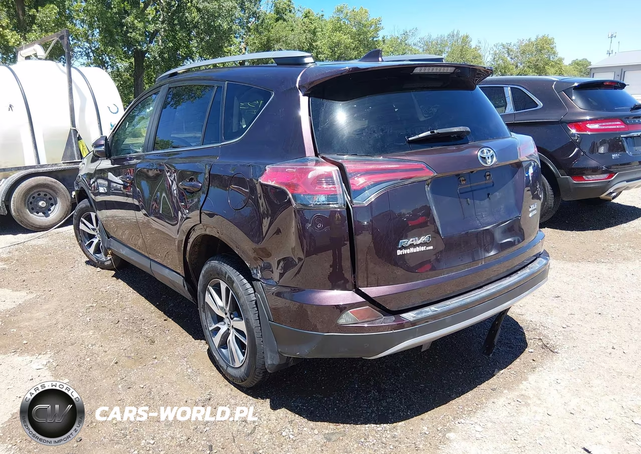 2018 Toyota Rav4 Xle VIN:2T3RFREV5JW836186 - 3