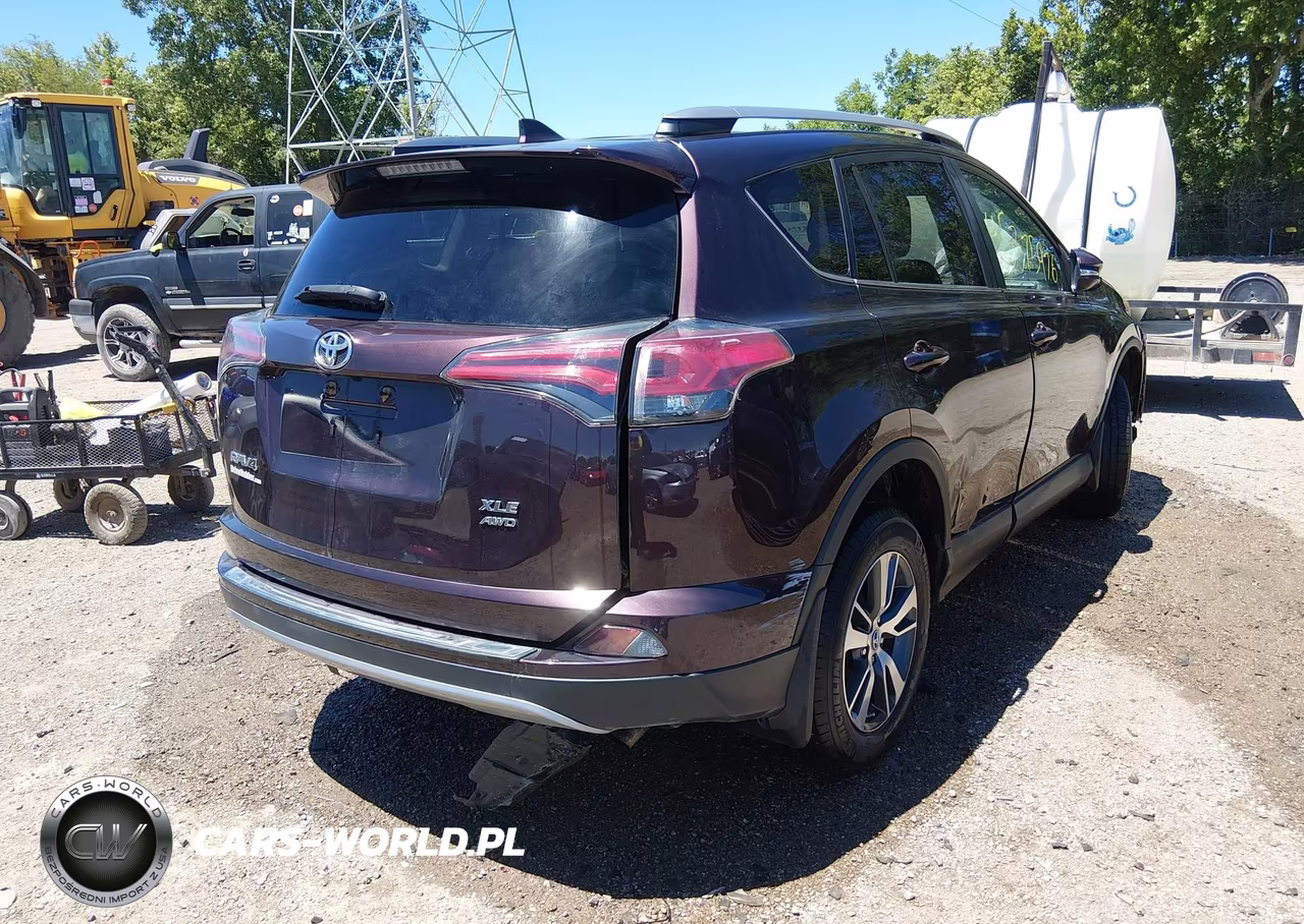 2018 Toyota Rav4 Xle VIN:2T3RFREV5JW836186 - 4