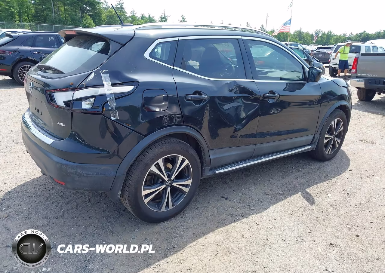 2017 Nissan Rogue Sport S VIN:JN1BJ1CRXHW130160 - 4