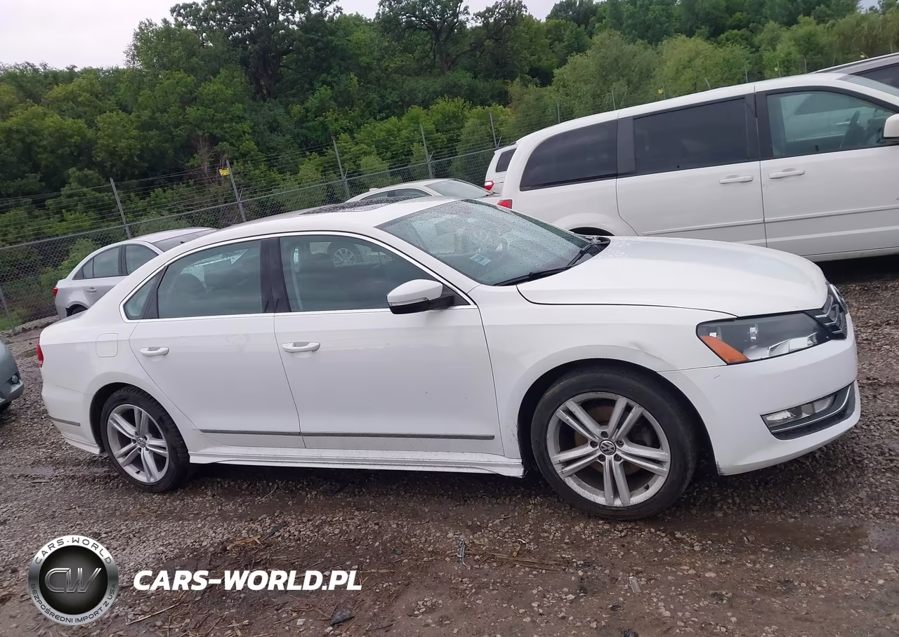 2015 Volkswagen Passat 3.6L V6 Sel Premium VIN:1VWCM7A39FC083838 - 13