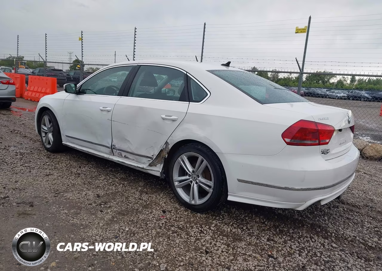 2015 Volkswagen Passat 3.6L V6 Sel Premium VIN:1VWCM7A39FC083838 - 3
