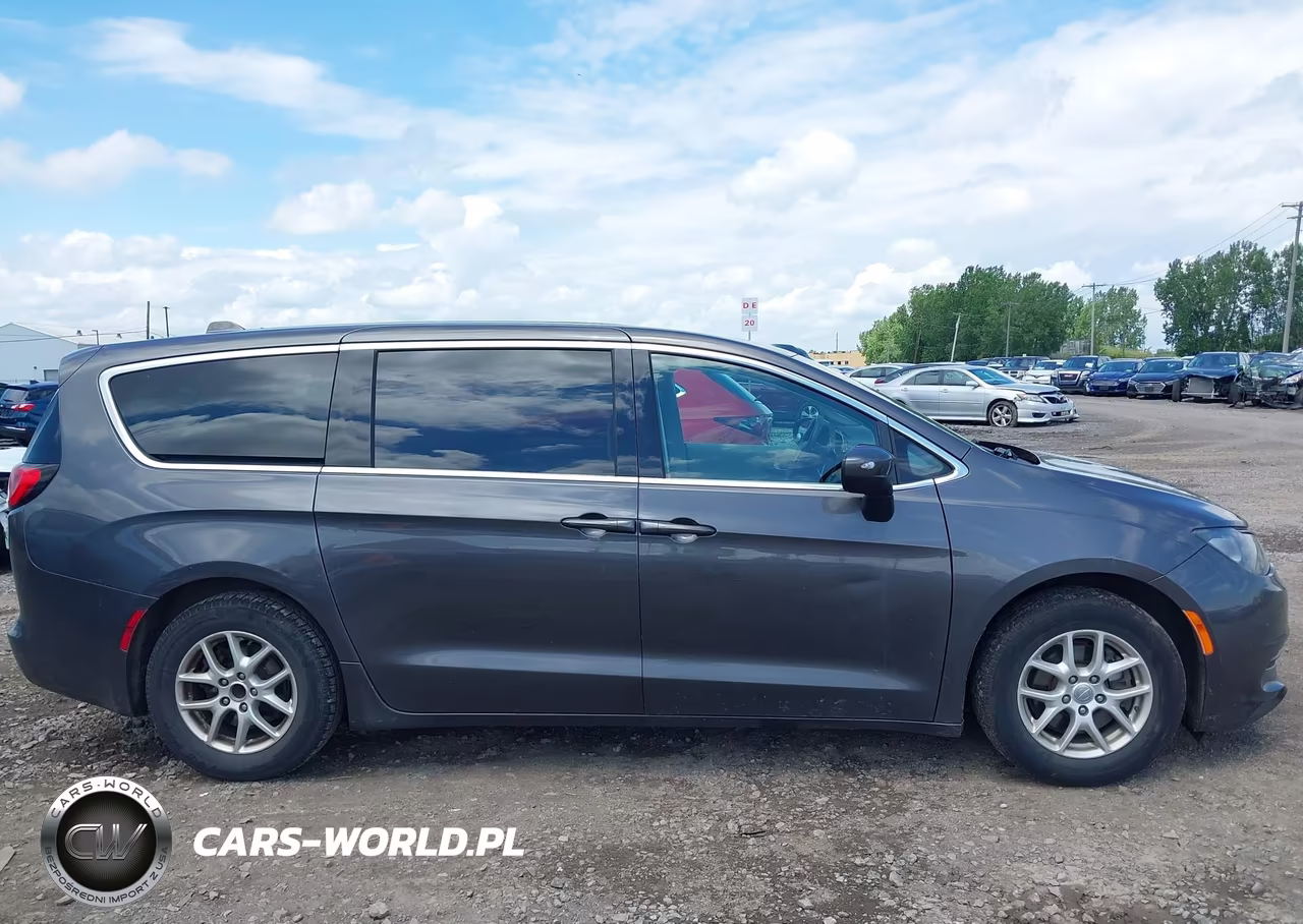 2017 Chrysler Pacifica Lx VIN:2C4RC1CG1HR608897 - 13