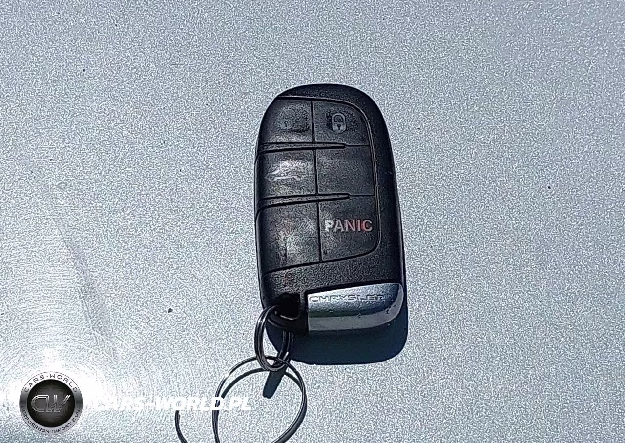 2012 Chrysler 300 VIN:2C3CCAAG3CH166524 - 11