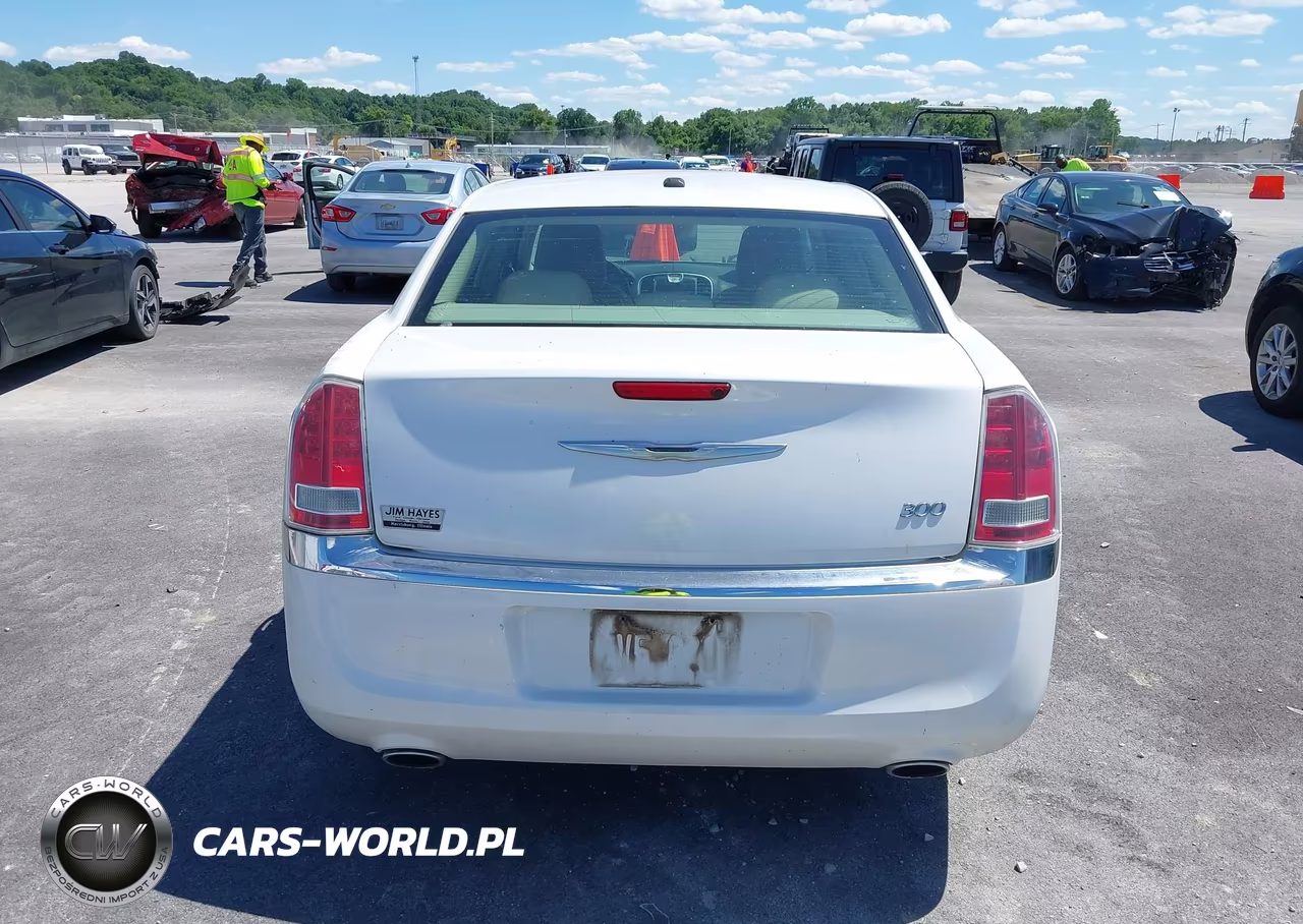 2012 Chrysler 300 VIN:2C3CCAAG3CH166524 - 17