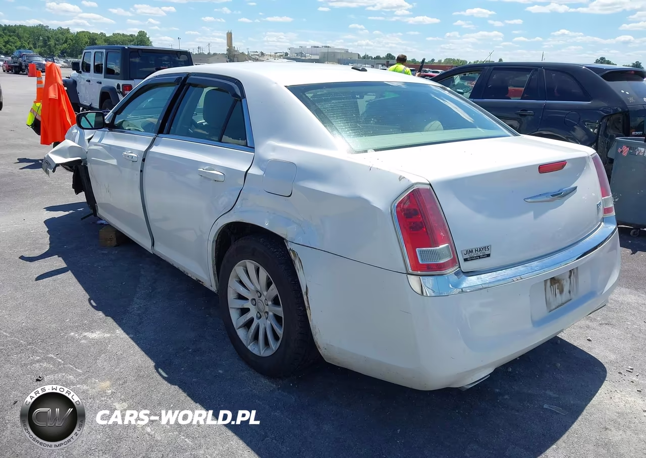 2012 Chrysler 300 VIN:2C3CCAAG3CH166524 - 3